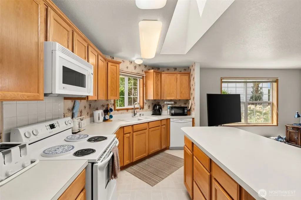 2816 Colonial Drive Centralia WA 98531