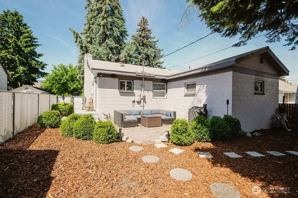 241 N Garfield Avenue Wenatchee WA 98801