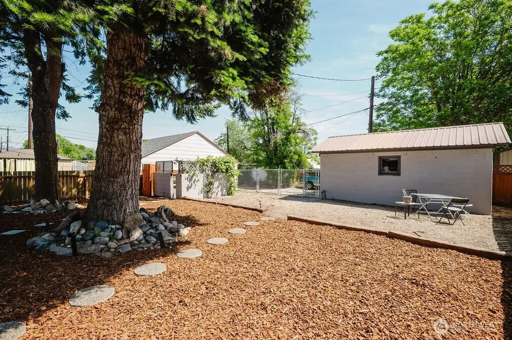 241 N Garfield Avenue Wenatchee WA 98801