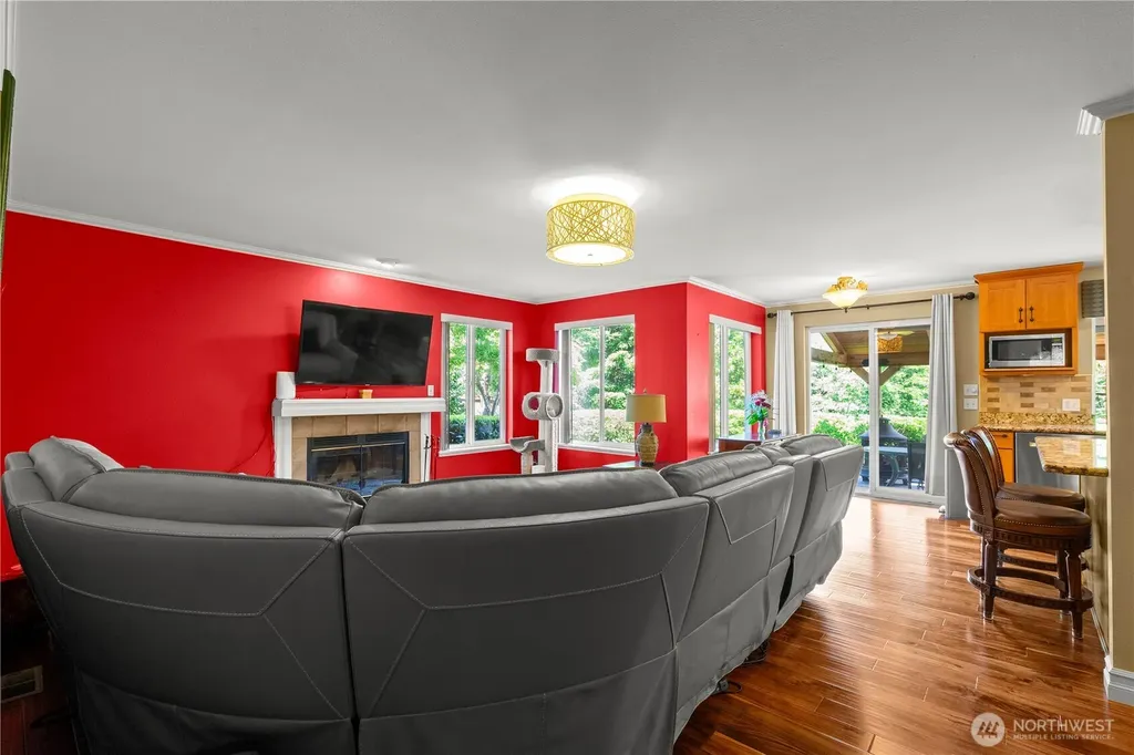 34940 7th Avenue SW Federal Way WA 98023