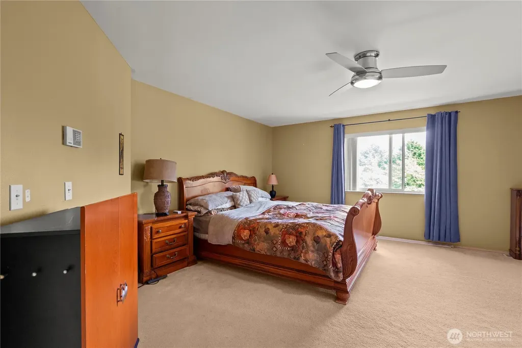 34940 7th Avenue SW Federal Way WA 98023