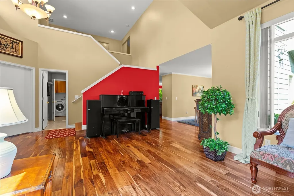 34940 7th Avenue SW Federal Way WA 98023