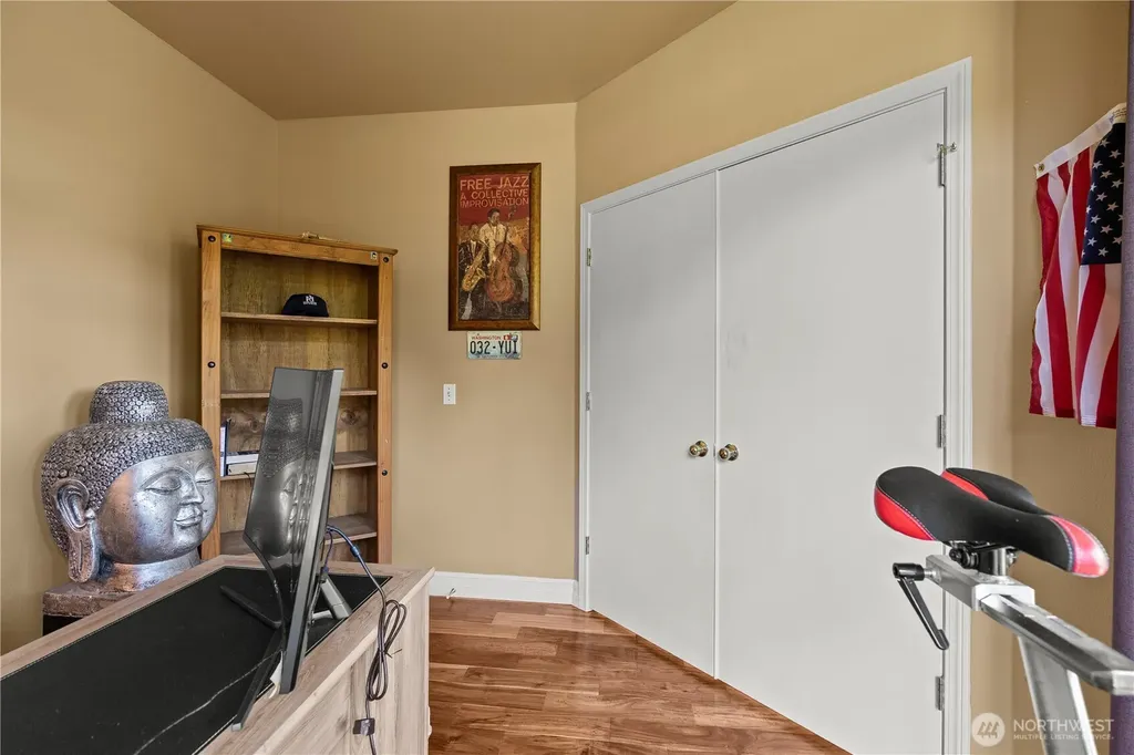 34940 7th Avenue SW Federal Way WA 98023