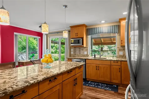 34940 7th Avenue SW Federal Way WA 98023