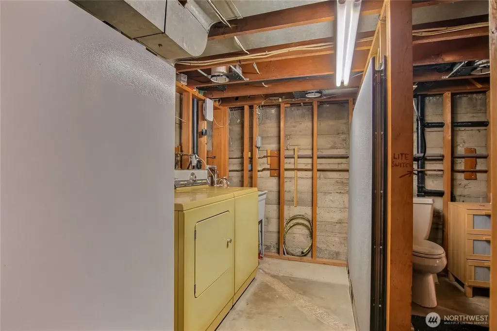 1224 SW 158th Street Burien WA 98166