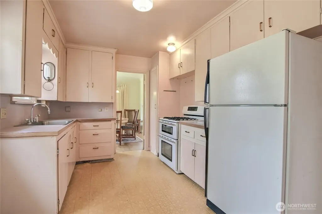 1224 SW 158th Street Burien WA 98166