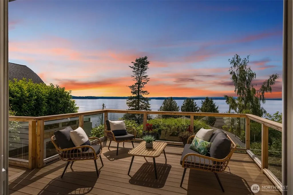 6321 Atlas Place SW Seattle WA 98136