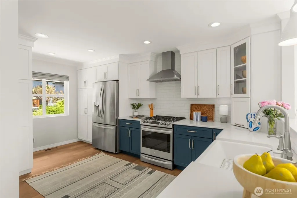 6321 Atlas Place SW Seattle WA 98136