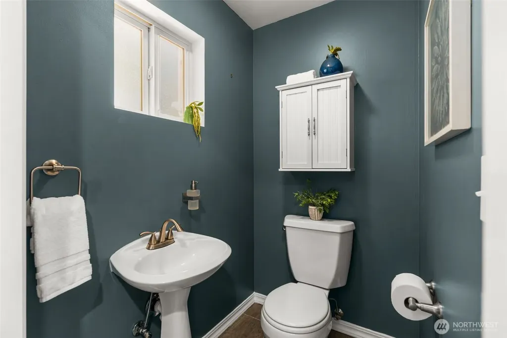 6321 Atlas Place SW Seattle WA 98136