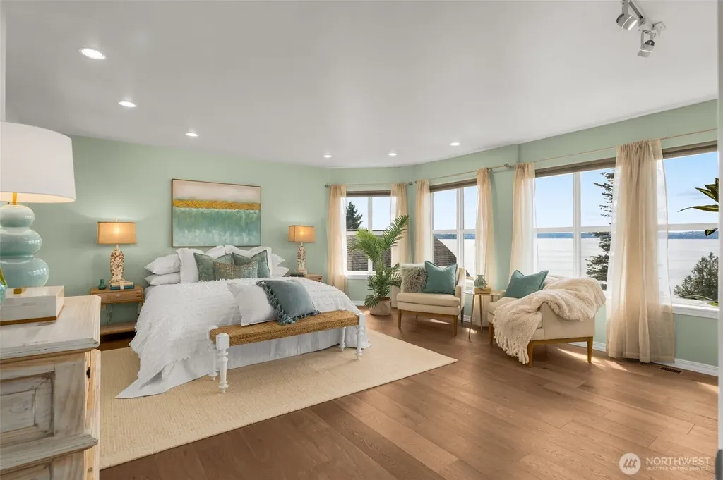 6321 Atlas Place SW Seattle WA 98136