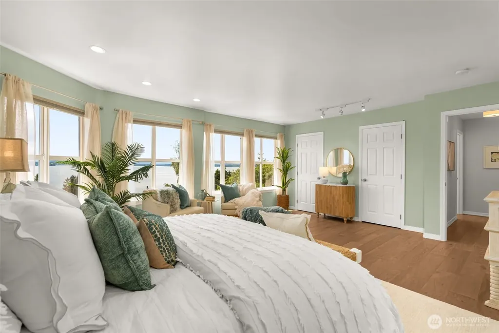 6321 Atlas Place SW Seattle WA 98136