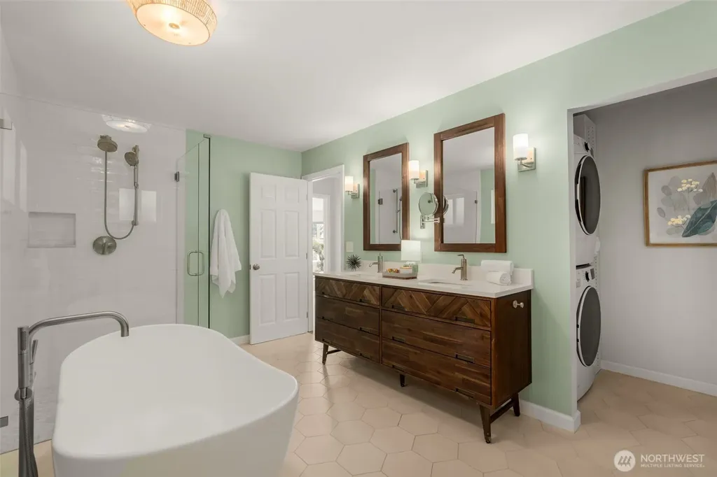 6321 Atlas Place SW Seattle WA 98136