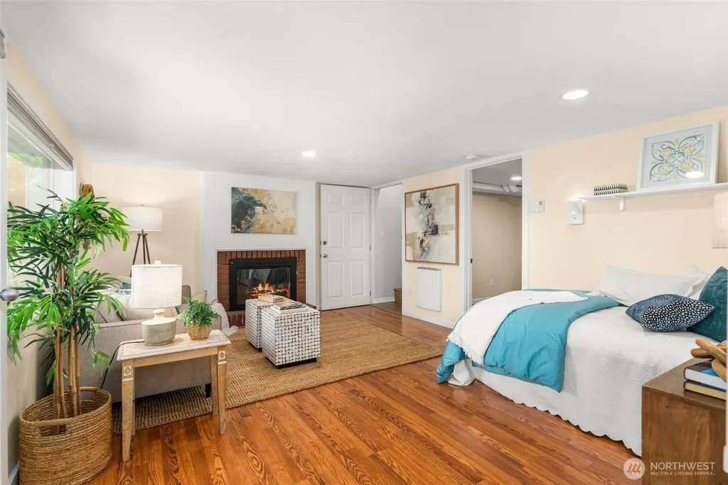 6321 Atlas Place SW Seattle WA 98136