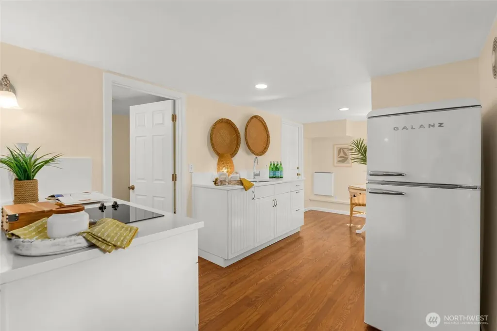 6321 Atlas Place SW Seattle WA 98136