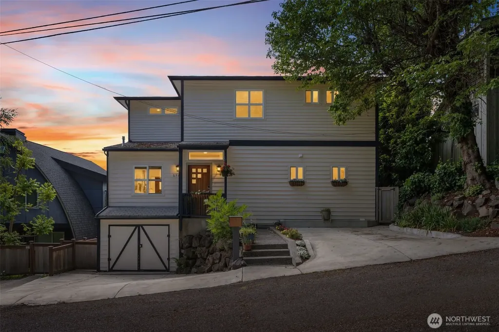 6321 Atlas Place SW Seattle WA 98136