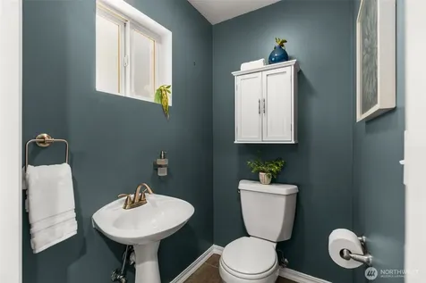 6321 Atlas Place SW Seattle WA 98136