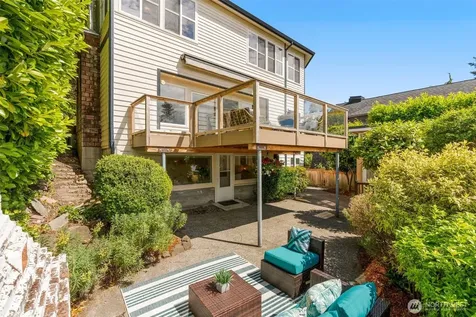 6321 Atlas Place SW Seattle WA 98136