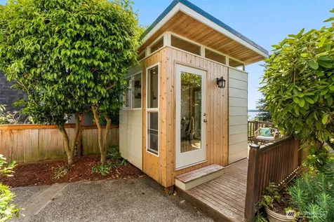 6321 Atlas Place SW Seattle WA 98136