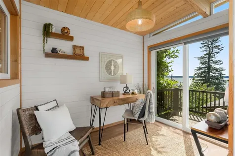 6321 Atlas Place SW Seattle WA 98136
