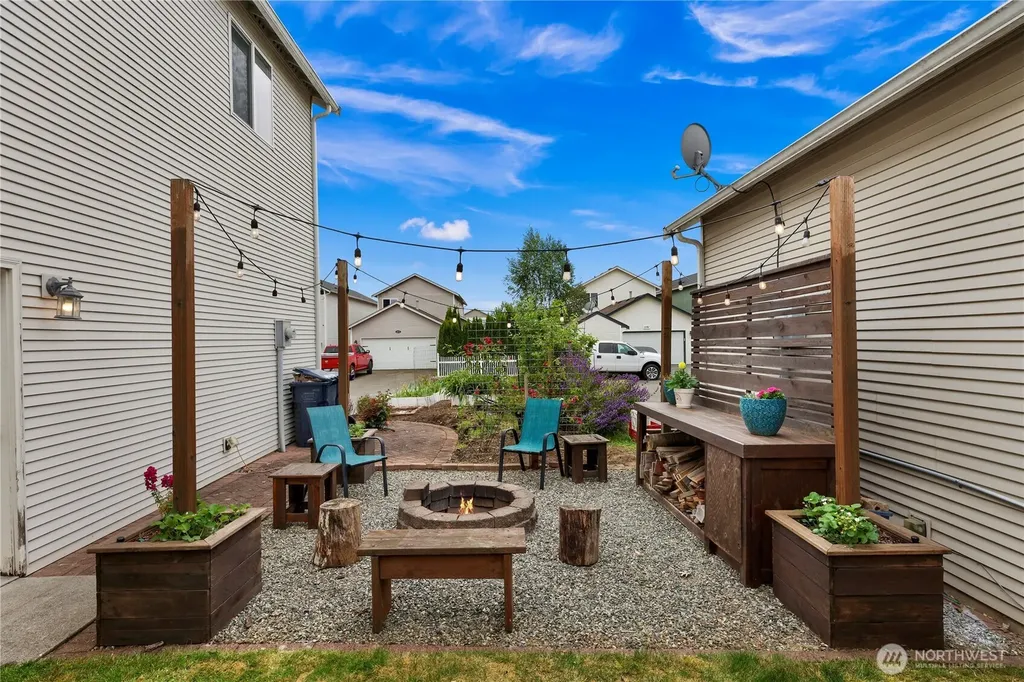 1150 Aaron Drive Lynden WA 98264