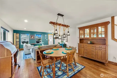 1150 Aaron Drive Lynden WA 98264