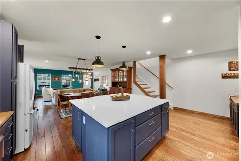 1150 Aaron Drive Lynden WA 98264
