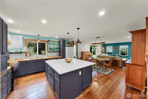 1150 Aaron Drive Lynden WA 98264