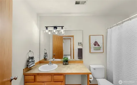 1150 Aaron Drive Lynden WA 98264