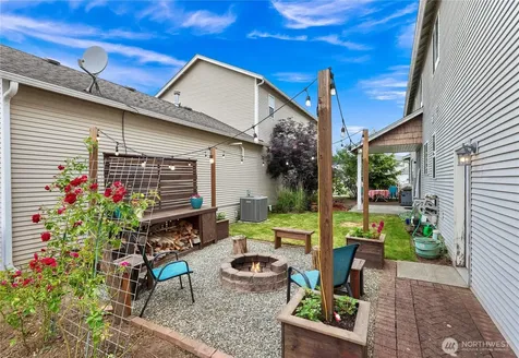1150 Aaron Drive Lynden WA 98264