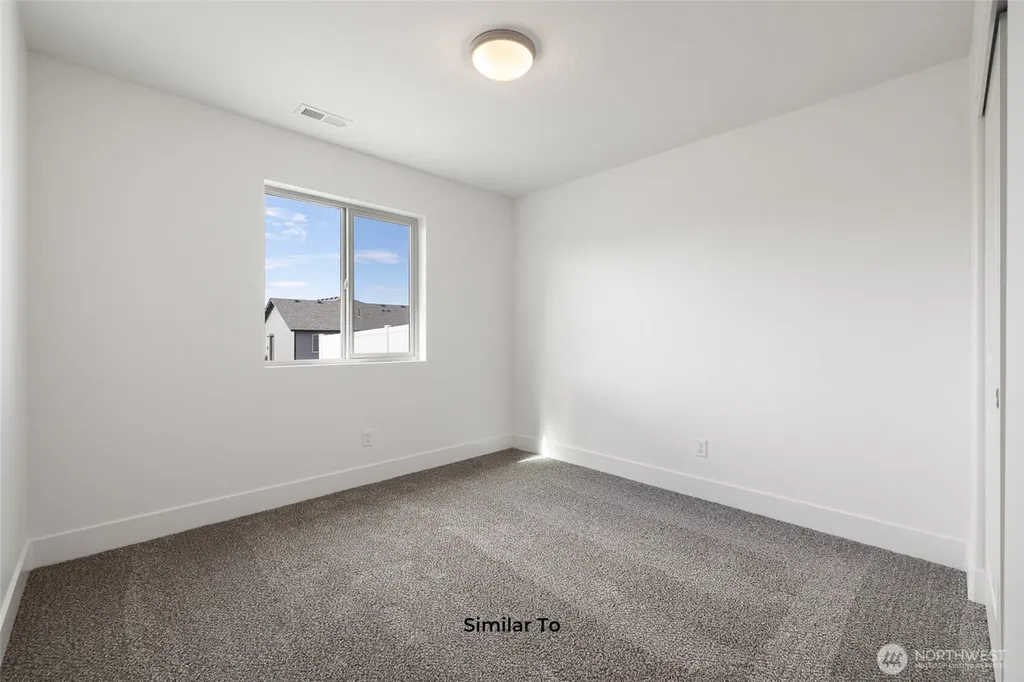 321 N Lessor Loop Moses Lake WA 98837