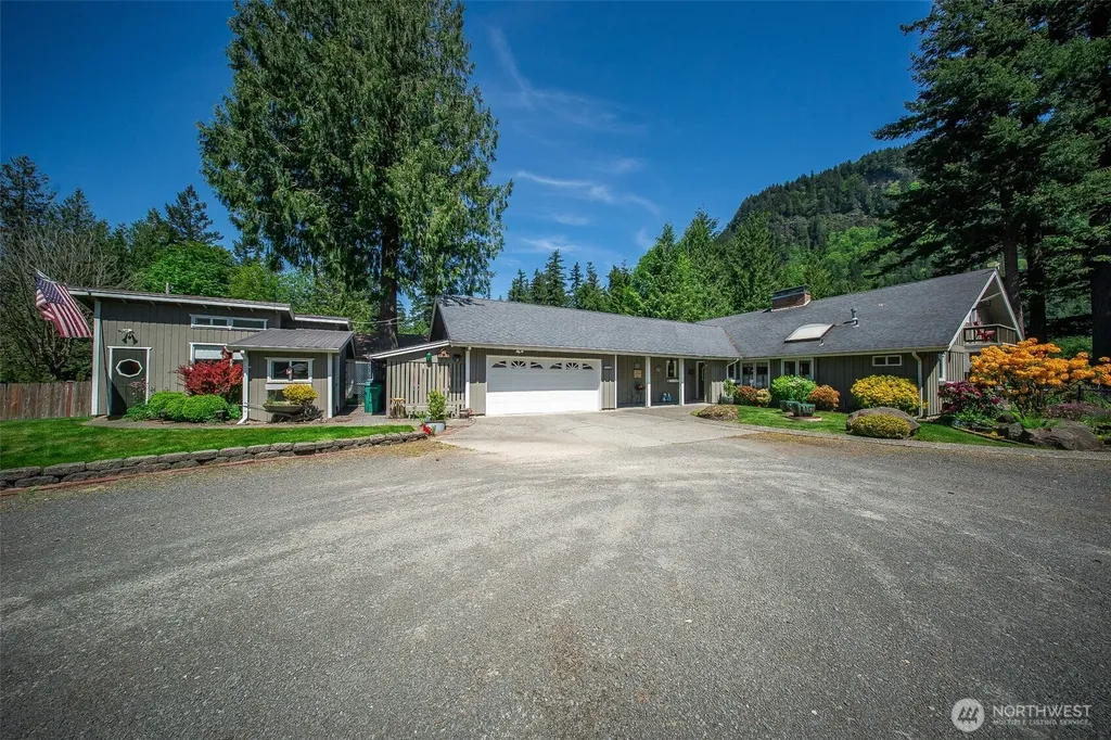 37418 W Lake Walker Drive SE Enumclaw WA 98022