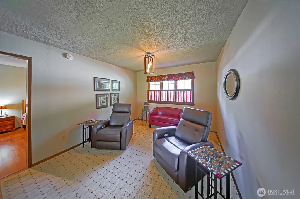 37418 W Lake Walker Drive SE Enumclaw WA 98022