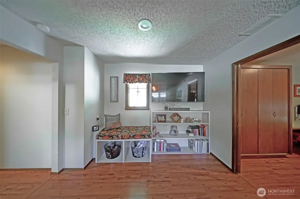 37418 W Lake Walker Drive SE Enumclaw WA 98022