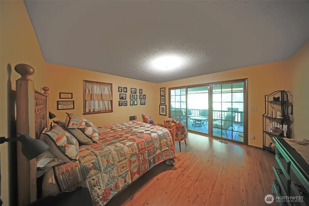 37418 W Lake Walker Drive SE Enumclaw WA 98022