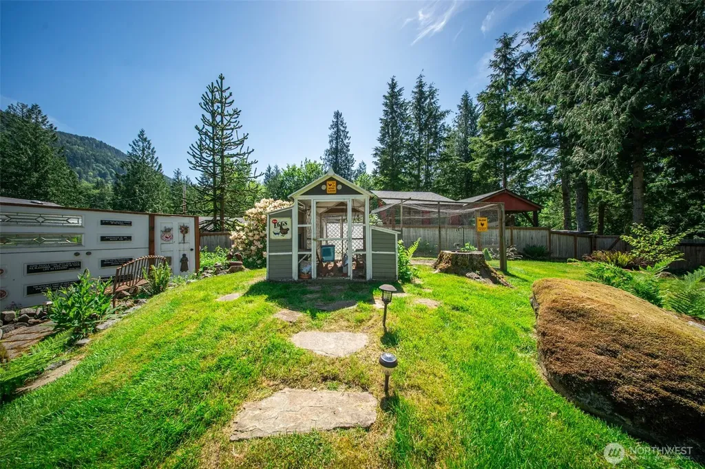 37418 W Lake Walker Drive SE Enumclaw WA 98022