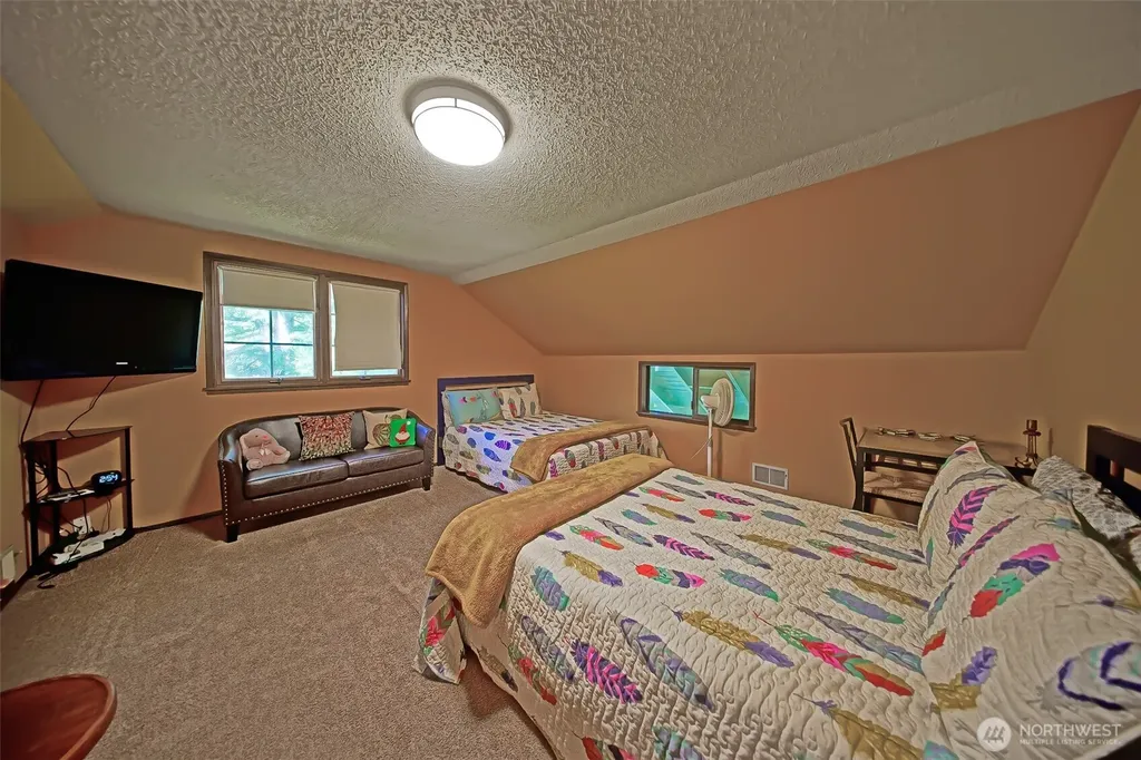37418 W Lake Walker Drive SE Enumclaw WA 98022