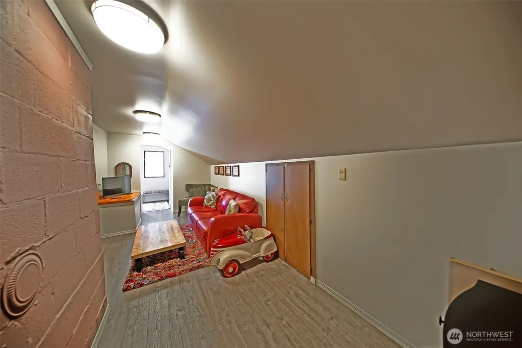 37418 W Lake Walker Drive SE Enumclaw WA 98022