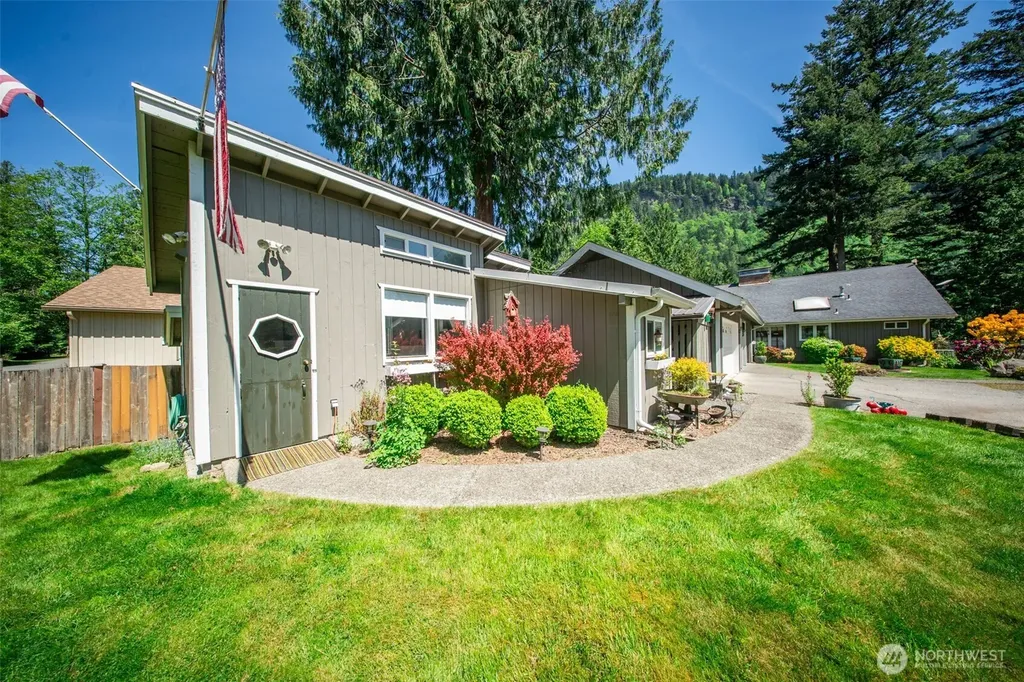 37418 W Lake Walker Drive SE Enumclaw WA 98022