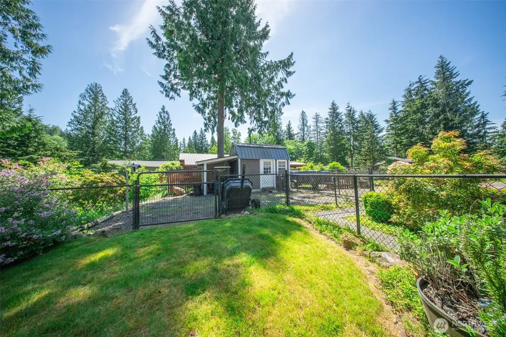 37418 W Lake Walker Drive SE Enumclaw WA 98022