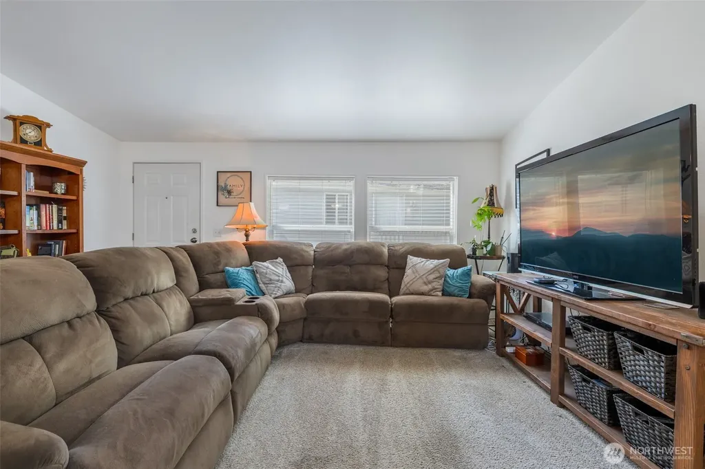 28454 SE 168th Avenue Kent WA 98042