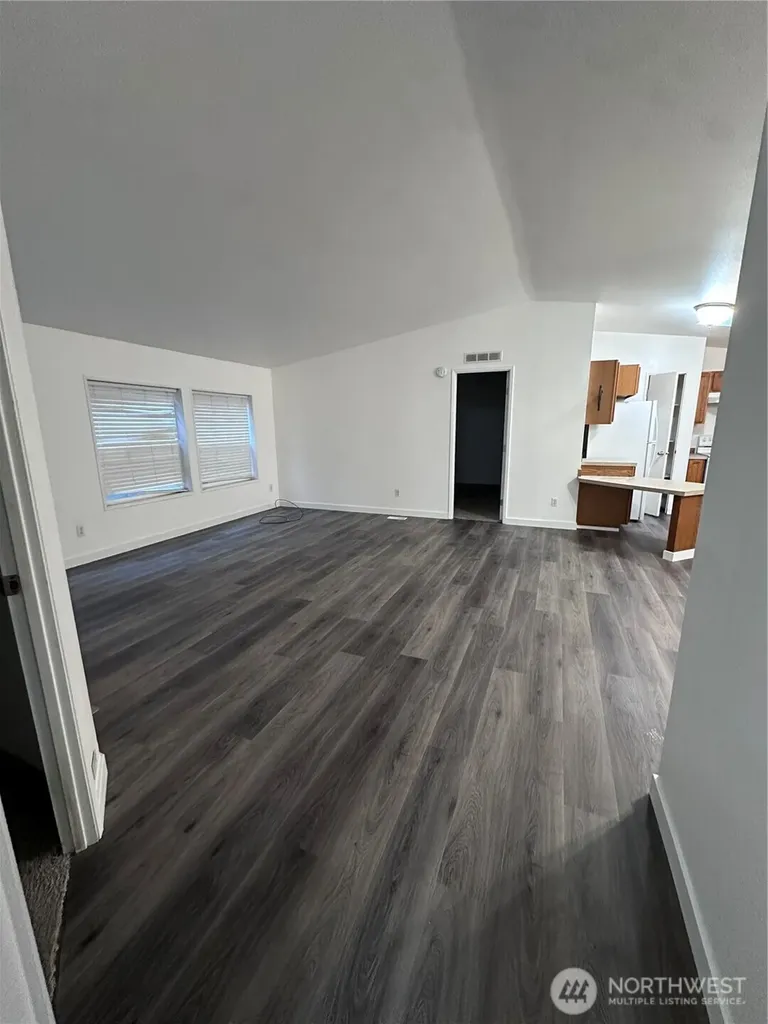 28454 SE 168th Avenue Kent WA 98042