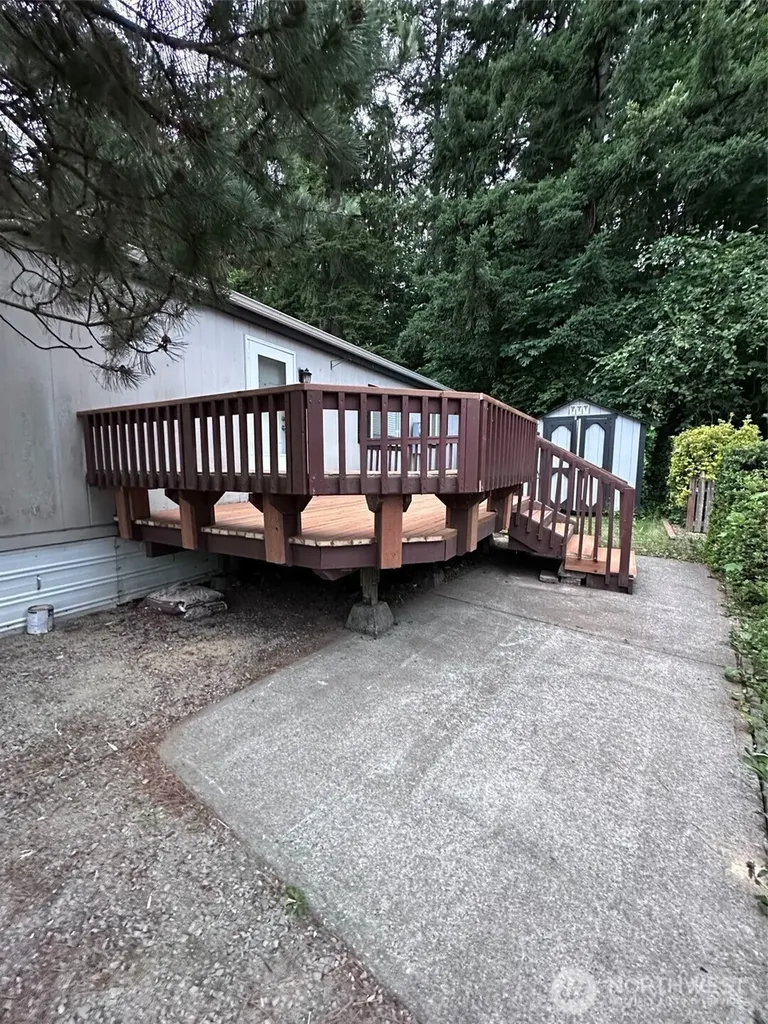 28454 SE 168th Avenue Kent WA 98042