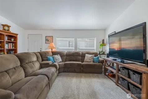 28454 SE 168th Avenue Kent WA 98042