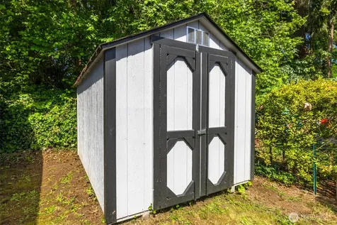 28454 SE 168th Avenue Kent WA 98042