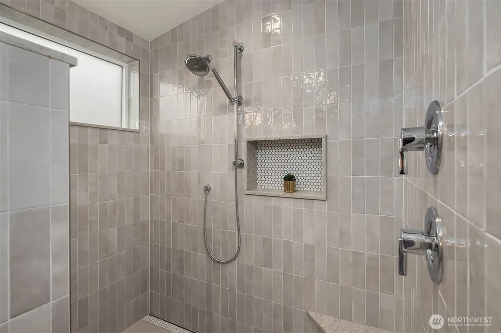 4411 1st Avenue NE Seattle WA 98105