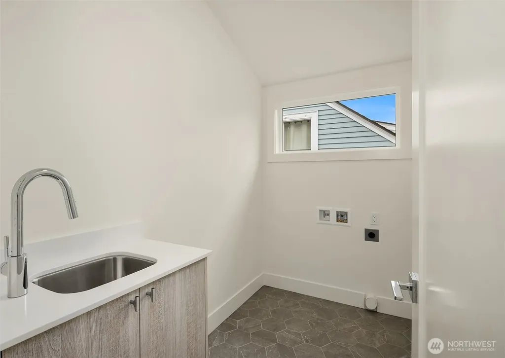 4411 1st Avenue NE Seattle WA 98105