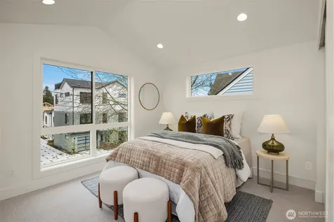 4411 1st Avenue NE Seattle WA 98105