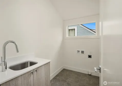 4411 1st Avenue NE Seattle WA 98105