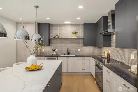 4411 1st Avenue NE Seattle WA 98105