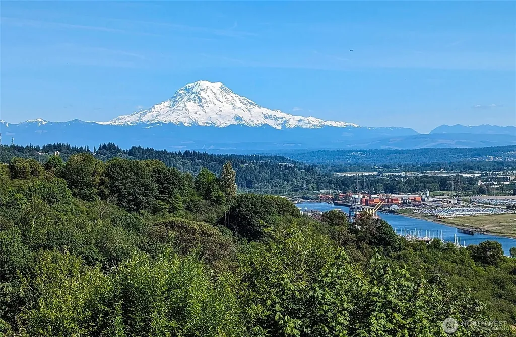4402 30th Street NE Tacoma WA 98422